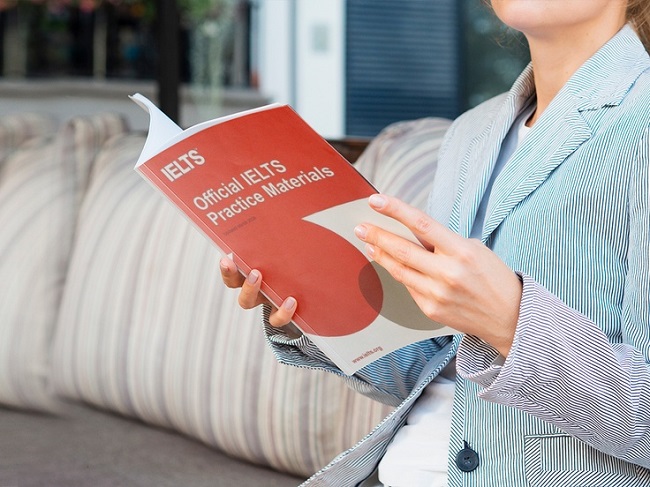 sách tiếng anh - official ielts practice materials 2