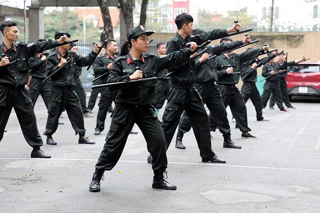 Cảnh sát cơ động tiếng Anh là gì? Ví dụ Anh-Việt